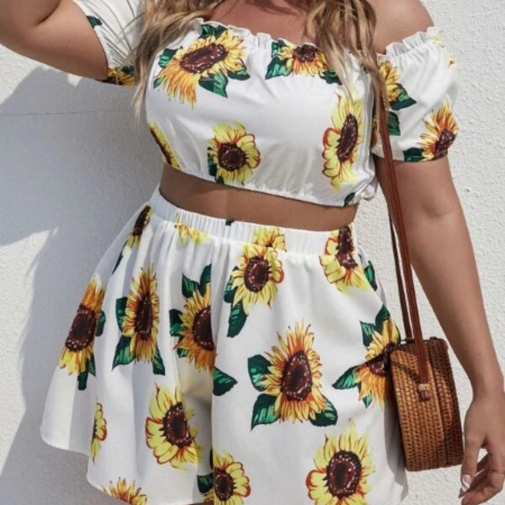 Plus Sunflower Print Crop Blouse & Shorts